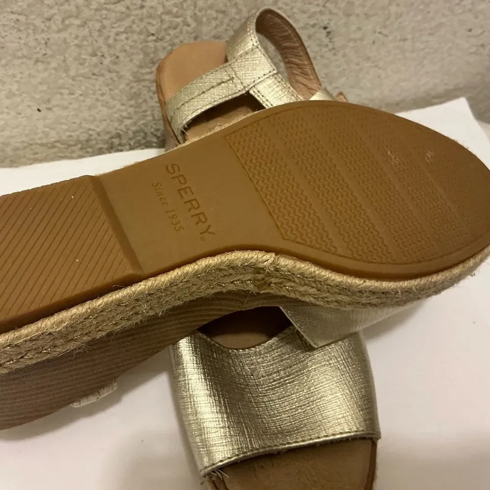New Sperry Metallic Gold Wedge Sandals size 10